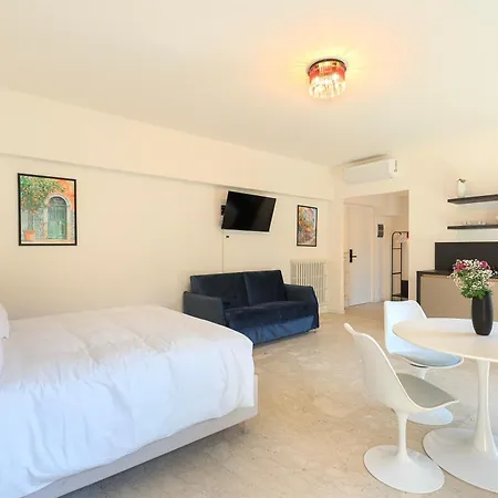 Apartment La Farmacia *